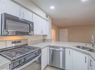 Photo #3: 2690445 Listing