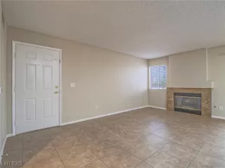 Photo #4: 2690445 Listing