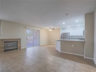 Photo #5: 2690445 Listing