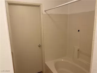 Photo #5: 2690447 Listing