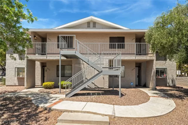 MLS: 2690478 Condo For Sale