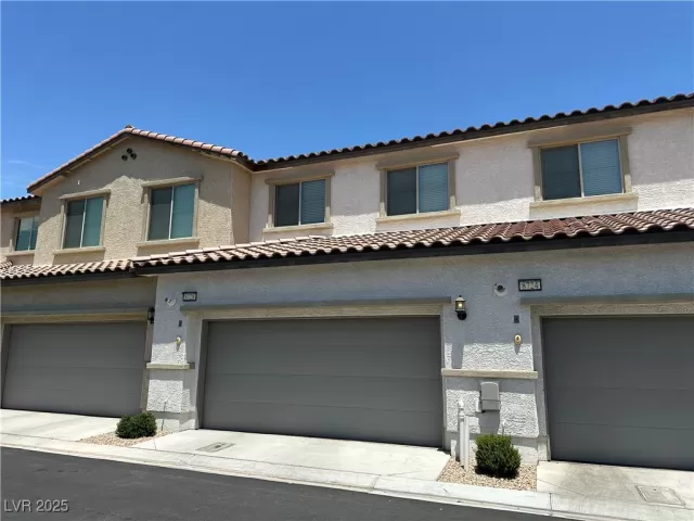 MLS: 2690484 Condo For Sale