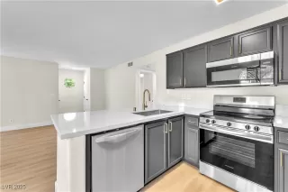 Photo #5: 2690485 Listing 