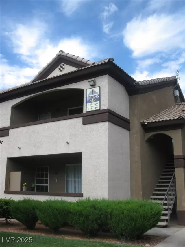 MLS: 2690509 Condo For Sale