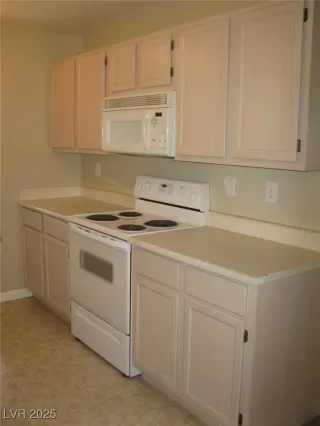 Photo #4: 2690509 Listing 