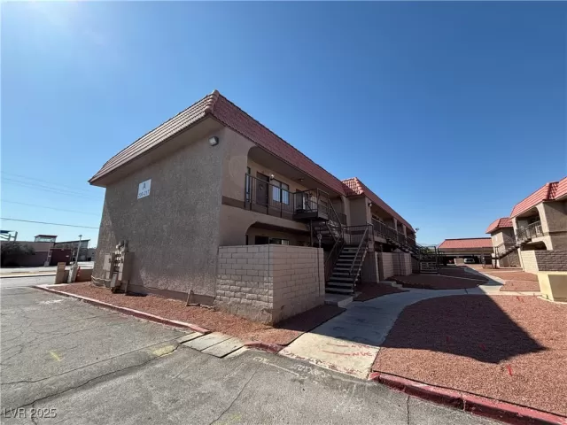 MLS: 2690522 Condo For Sale