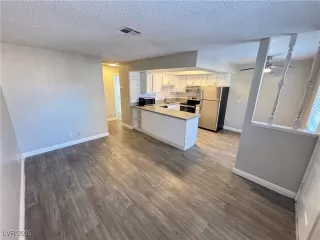 Photo #2: 2690522 Listing 