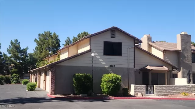 MLS: 2690526 Condo For Sale