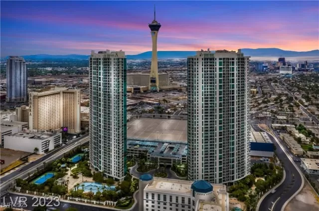 MLS: 2690533 Condo For Sale