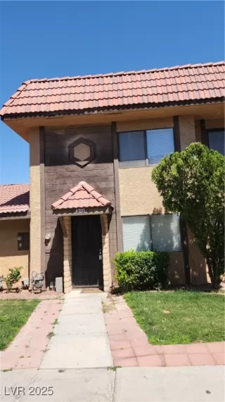 Photo #1: 2690560 Listing