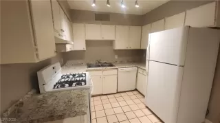 Photo #5: 2690560 Listing