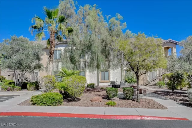 MLS: 2690693 Condo For Sale