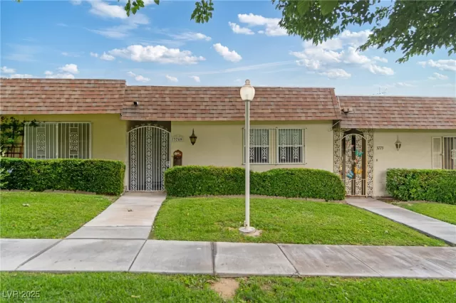 MLS: 2690735 Condo For Sale
