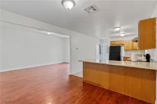 Photo #3: 2690735 Listing