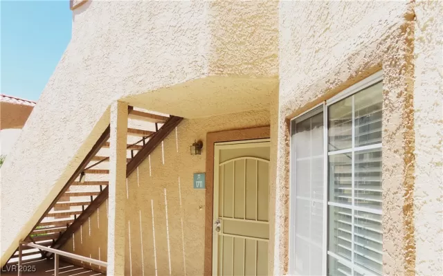 MLS: 2690743 Condo For Sale