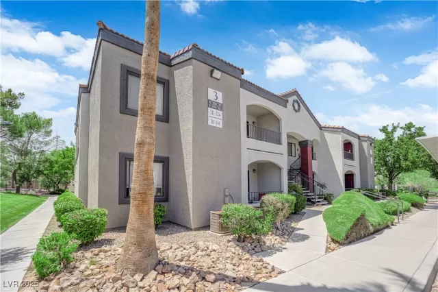 MLS: 2690757 Condo For Sale