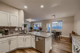 Photo #3: 2690792 Listing