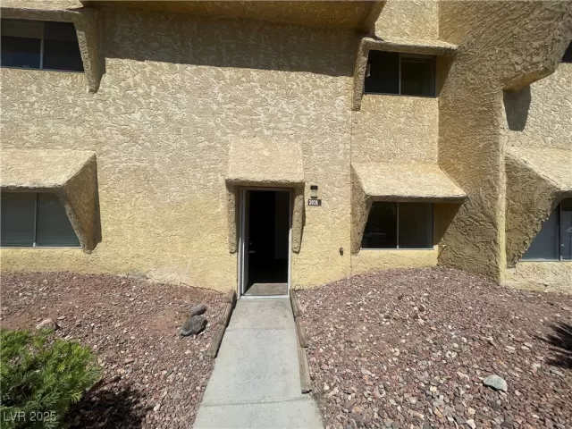 MLS: 2690818 Condo For Sale