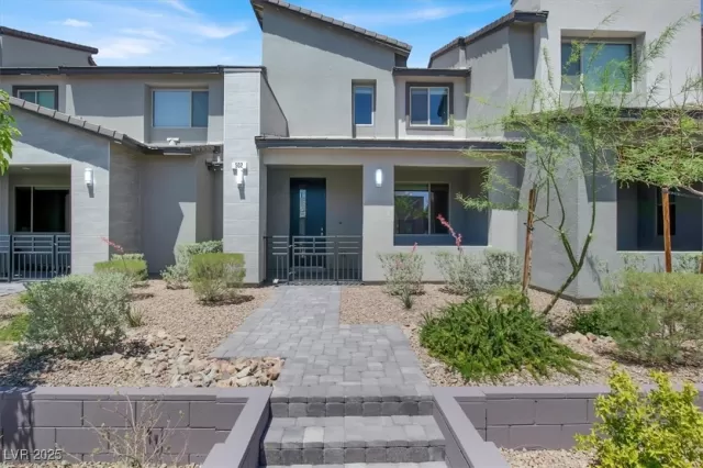 MLS: 2690822 Condo For Sale