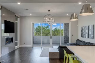 Photo #6: 2690865 Listing