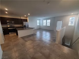 Photo #2: 2690895 Listing 