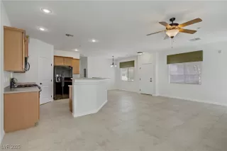 Photo #5: 2690910 Listing