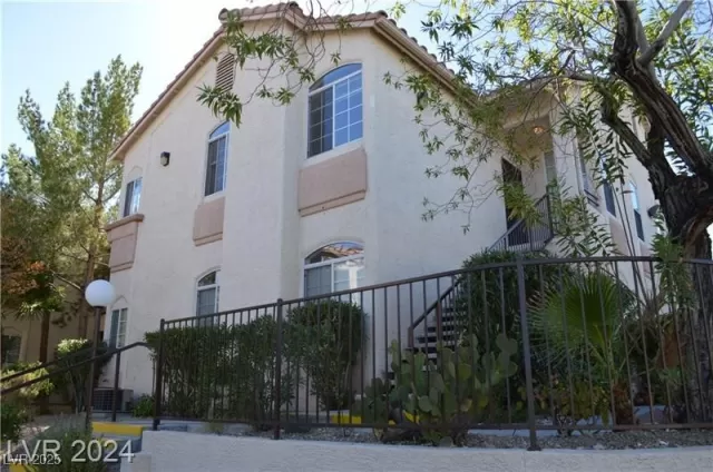 MLS: 2691126 Condo For Sale
