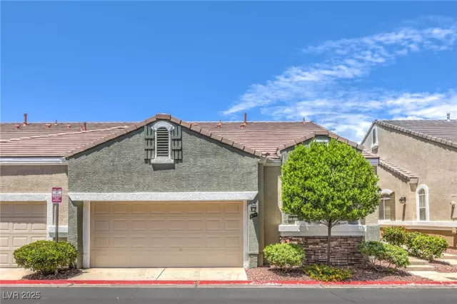 MLS: 2691150 Condo For Sale