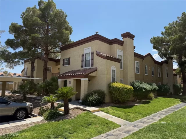 MLS: 2691230 Condo For Sale