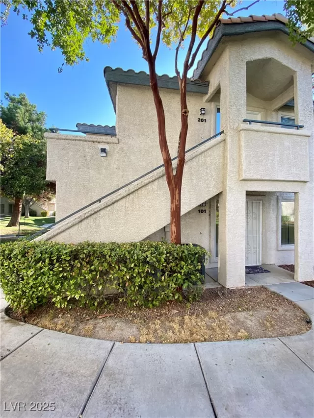 MLS: 2691247 Condo For Sale