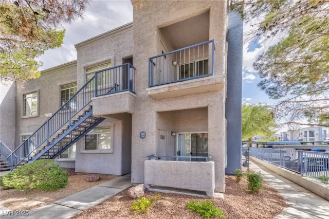 MLS: 2691258 Condo For Sale