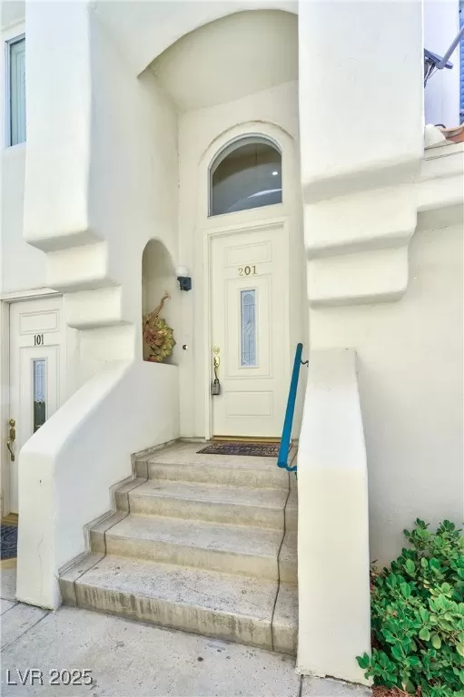 MLS: 2691263 Condo For Sale