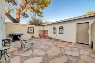 Photo #4: 2691291 Listing