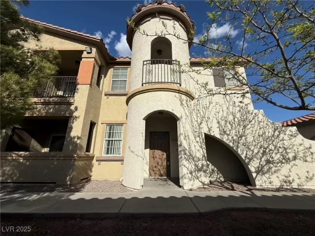 MLS: 2691323 Condo For Sale