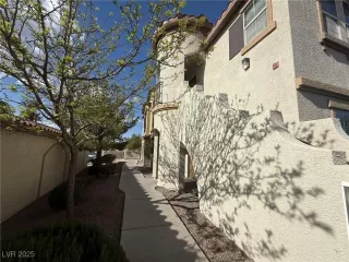 Photo #1: 2691323 Listing 