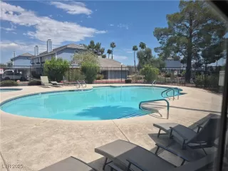 Photo #3: 2691362 Listing