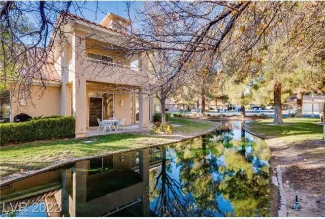 MLS: 2691379 Condo For Sale