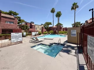 Photo #3: 2691380 Listing