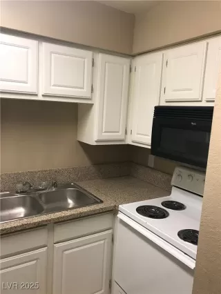 Photo #3: 2691403 Listing 