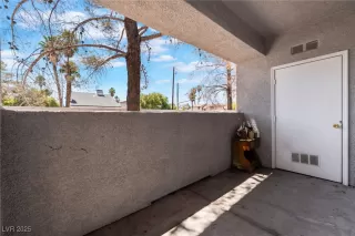 Photo #3: 2691404 Listing