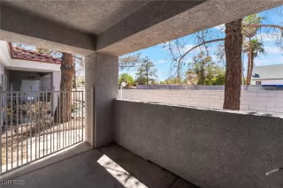 Photo #4: 2691404 Listing