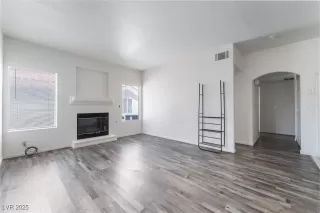 Photo #6: 2691404 Listing