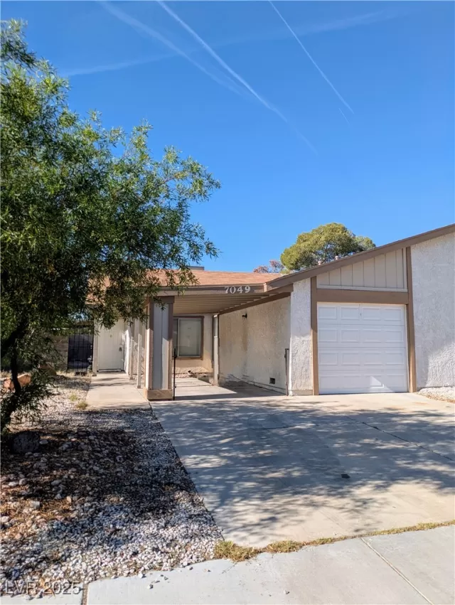 MLS: 2691411 Condo For Sale