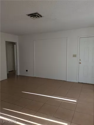 Photo #3: 2691411 Listing 