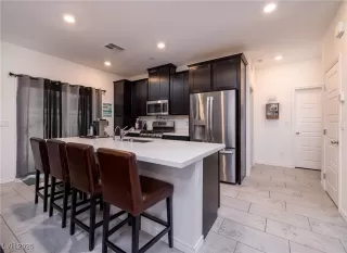 Photo #4: 2691422 Listing