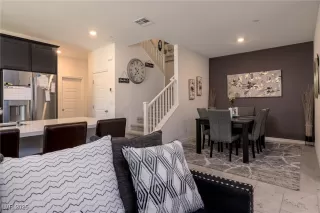 Photo #6: 2691422 Listing