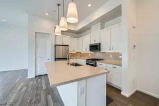 Photo #1: 2691484 Listing 