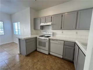 Photo #1: 2691505 Listing 