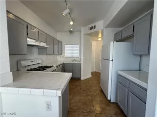 Photo #2: 2691505 Listing 