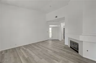 Photo #2: 2691530 Listing